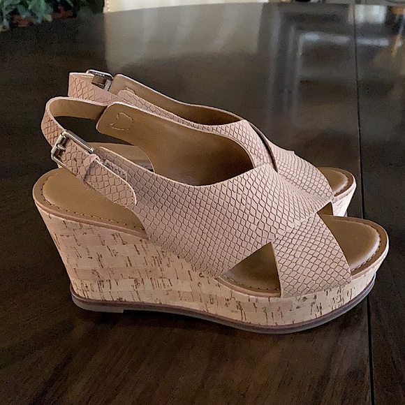 Platform/wedge Sandals - Picture 1 of 10